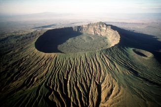 LONGONOT CRATER
RIFT VALLEY
02/04/1999
DW2112